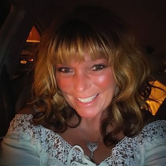 Meet your Posher, Renee - Picture 1 of 1